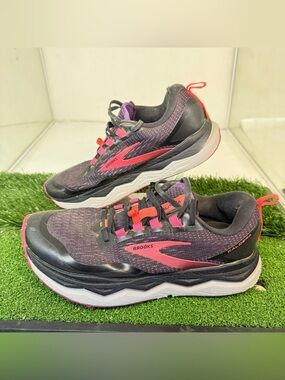 Brooks Womens Caldera 5 1203411B020 Black Fuchsia Trail Running Shoes 9